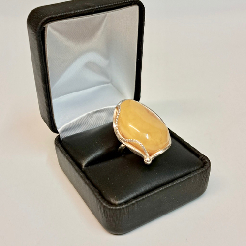Click to view detail for HWG-2318 Ring, Butterscotch Amber with Sterling Silver $80